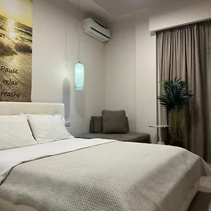 Cross Plaza Aparthotel